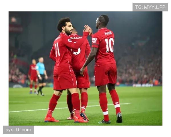 英超争冠白热化：曼城、利物浦、曼联三强强势领跑