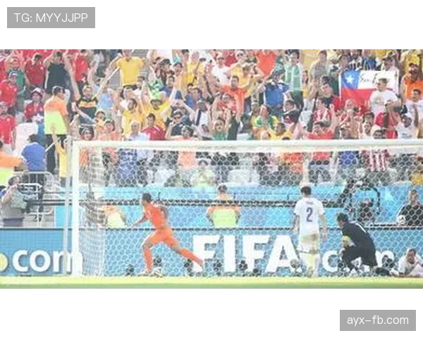 足球巨星闪耀绿茵场，精彩进球引爆全场关注