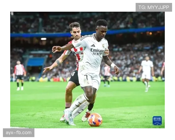 维尼修斯·儒尼奥尔坚定反对歧视,呼吁团结与尊重引发广泛关注 维尼修斯·儒尼奥尔坚定反对歧视,呼吁团结与尊重引发广泛关注