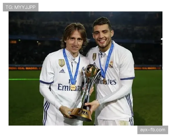 科瓦契奇加盟曼城,助力球队在新赛季争夺冠军的表现备受期待 科瓦契奇加盟曼城,助力球队在新赛季争夺冠军的表现备受期待