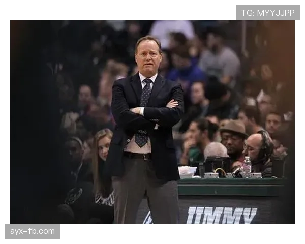 字母哥家车库比我家还小，但他一顿早餐够我吃一个月